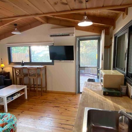Bit Cabin Near The Airport Kfar Daniel Εξωτερικό φωτογραφία